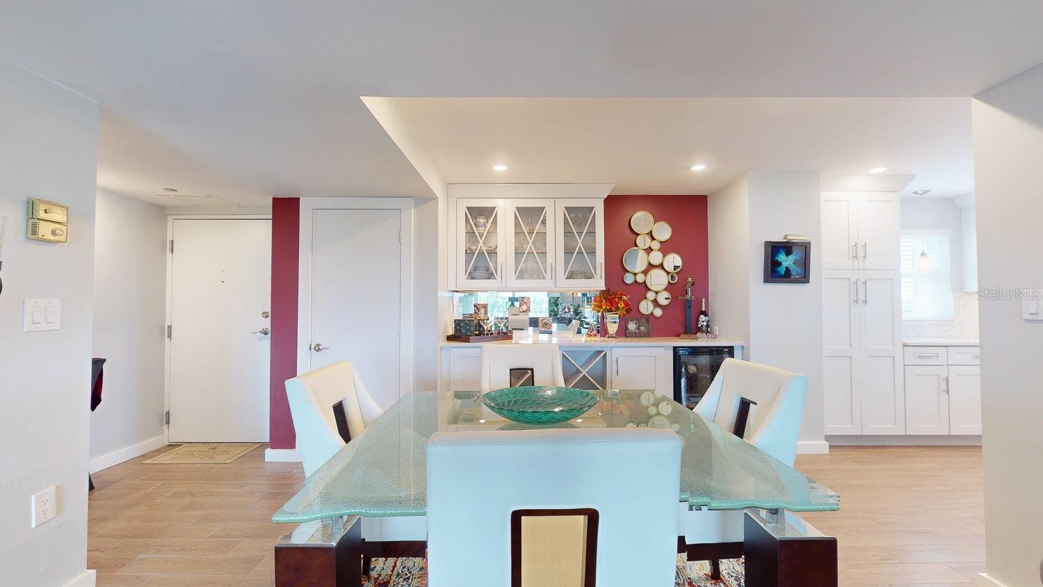 Image 15 of 75 For 1120 Shore Drive Ne 501