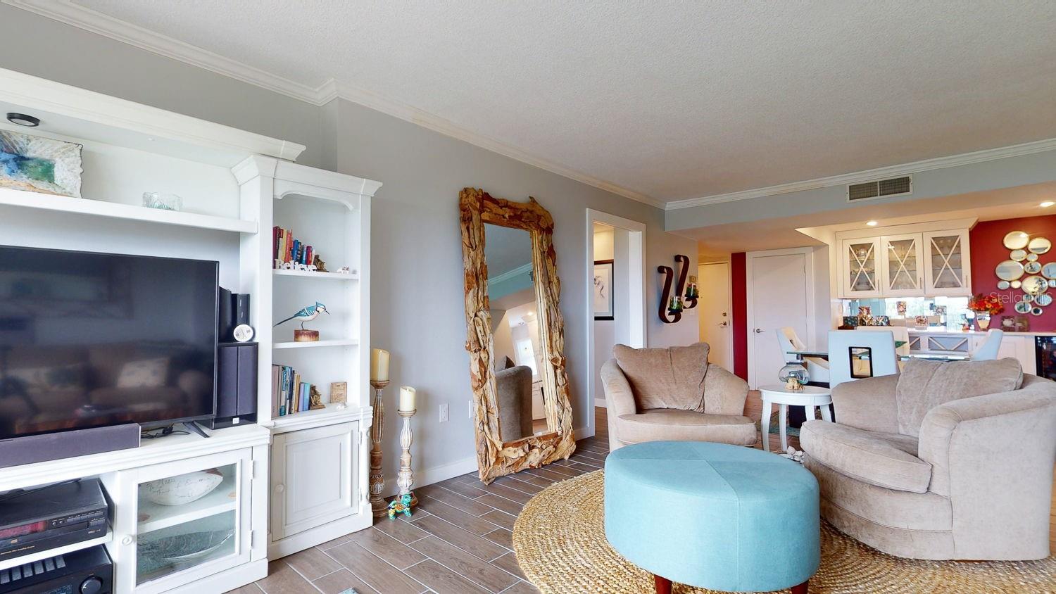 Image 18 of 75 For 1120 Shore Drive Ne 501