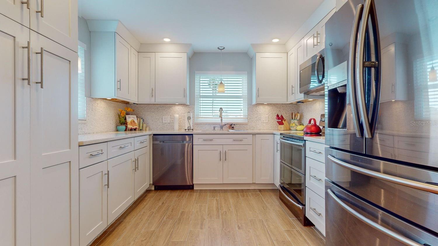 Image 32 of 75 For 1120 Shore Drive Ne 501