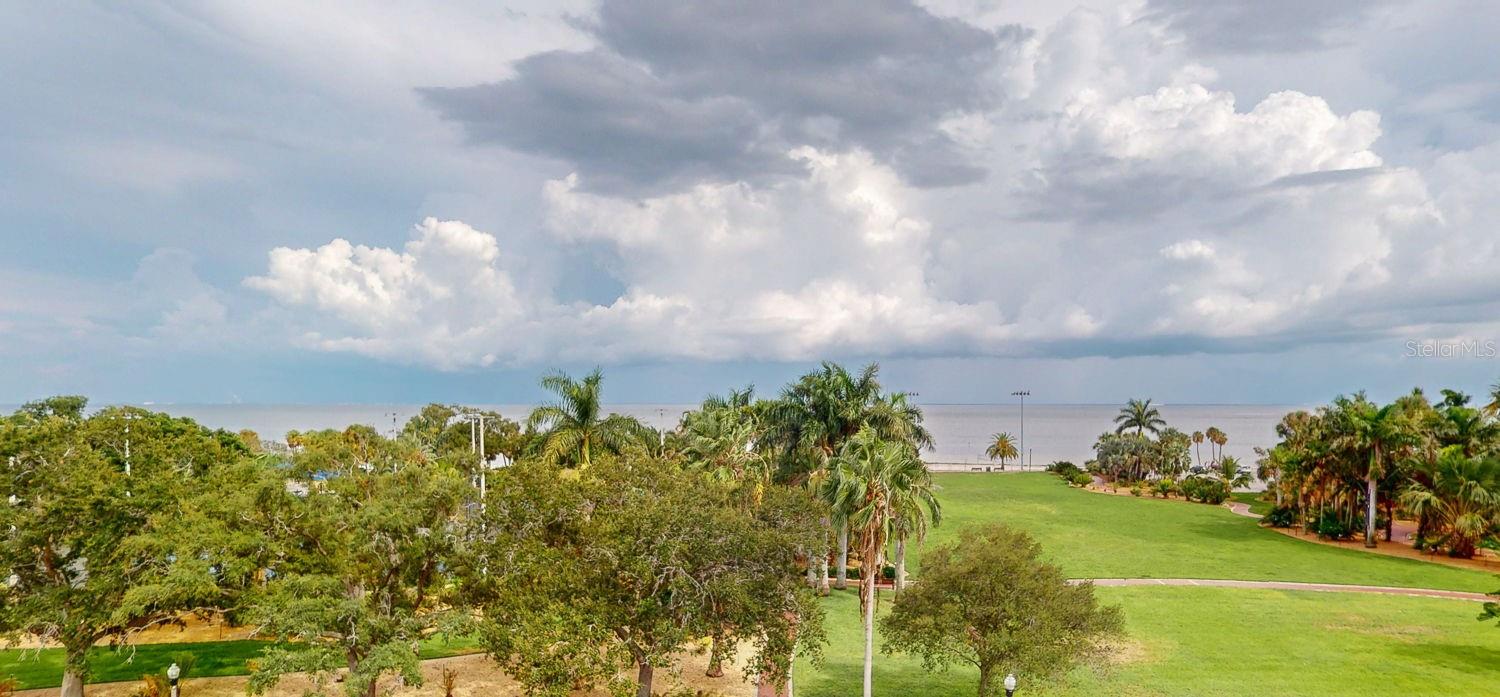 Image 4 of 75 For 1120 Shore Drive Ne 501