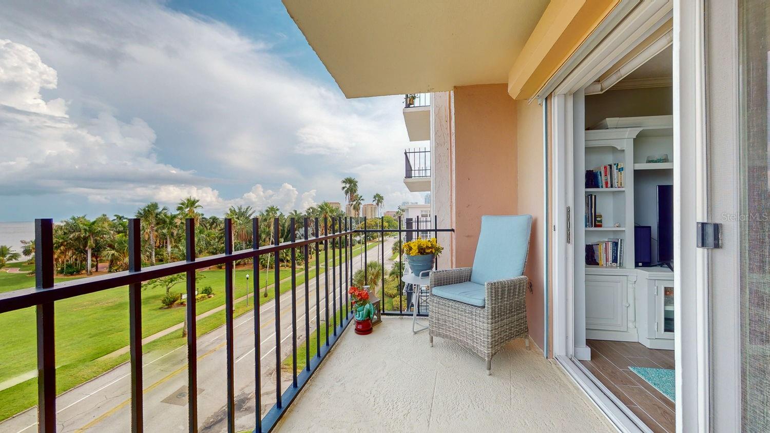 Image 5 of 75 For 1120 Shore Drive Ne 501