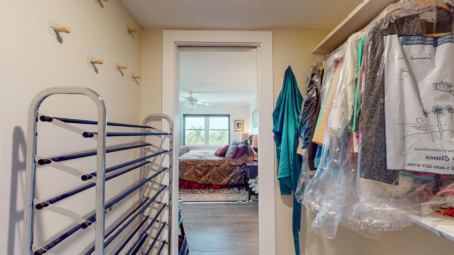 Image 57 of 75 For 1120 Shore Drive Ne 501