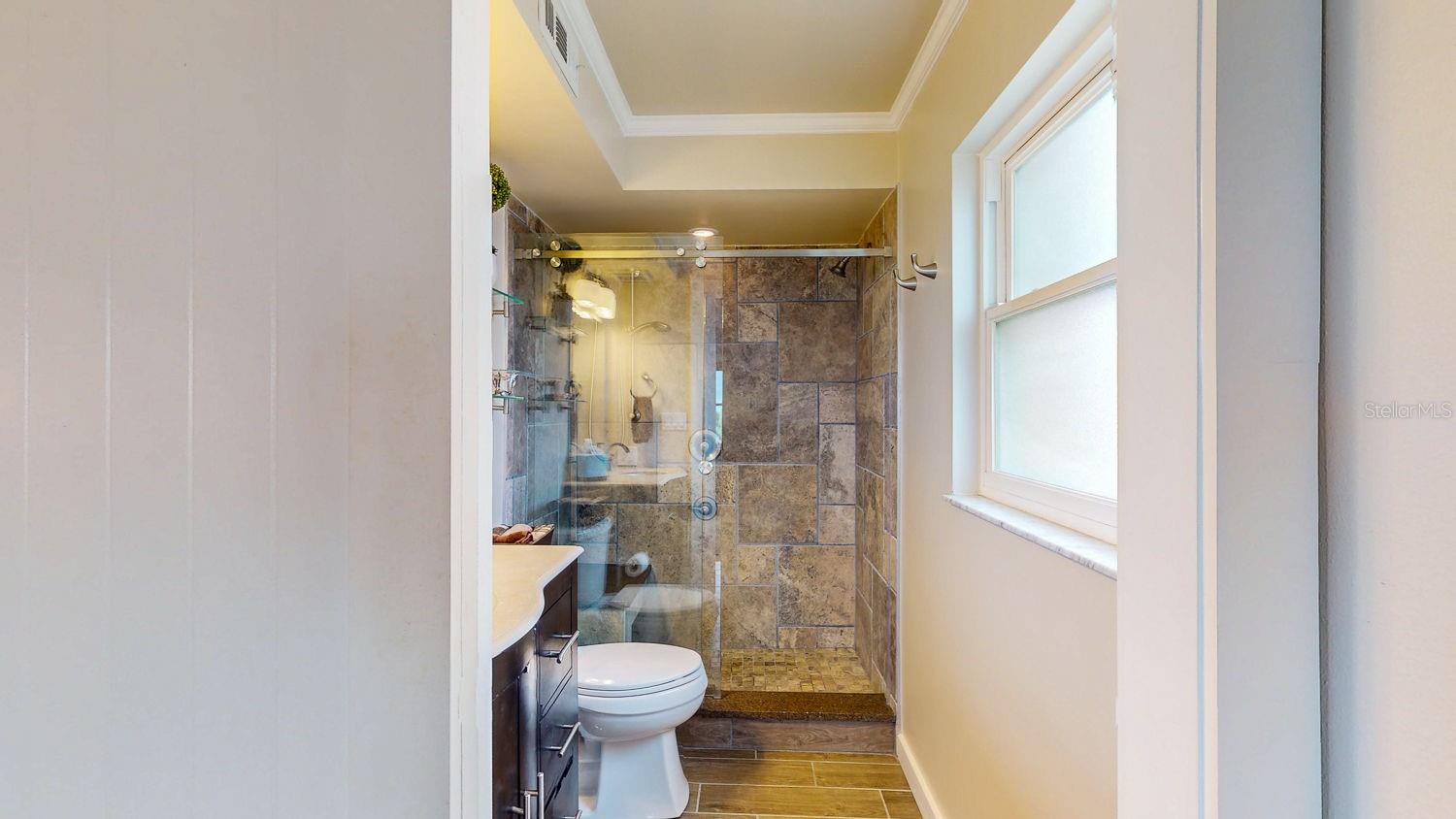 Image 63 of 75 For 1120 Shore Drive Ne 501