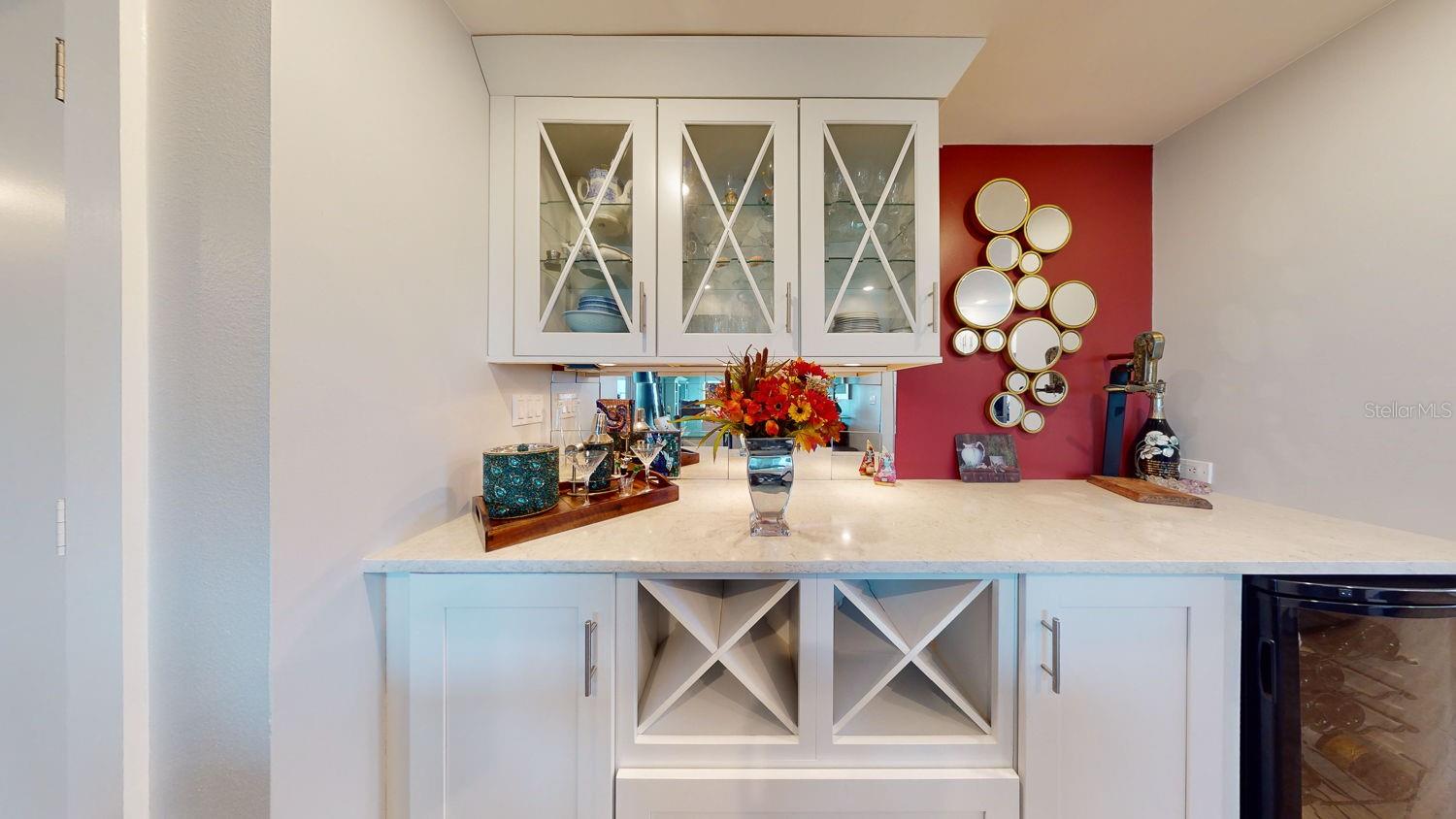 Image 9 of 75 For 1120 Shore Drive Ne 501