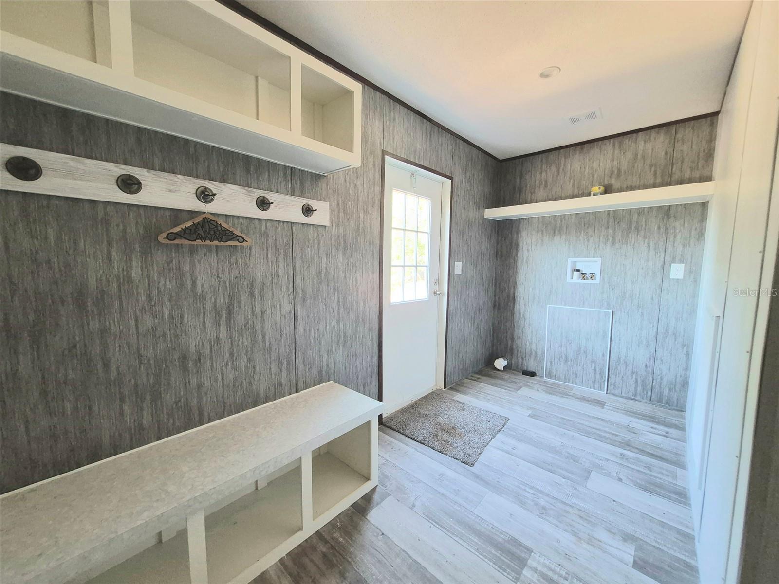 Image 15 of 36 For 8128 Weeping Willow Street