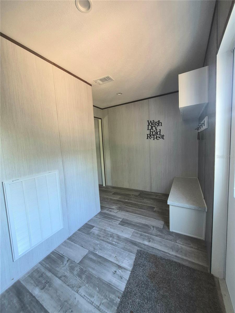 Image 16 of 36 For 8128 Weeping Willow Street