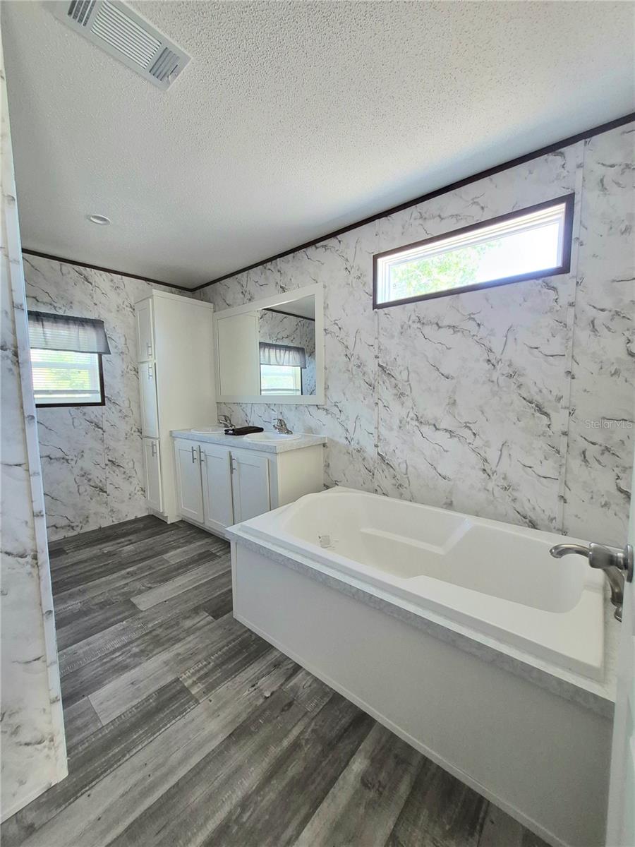 Image 21 of 36 For 8128 Weeping Willow Street