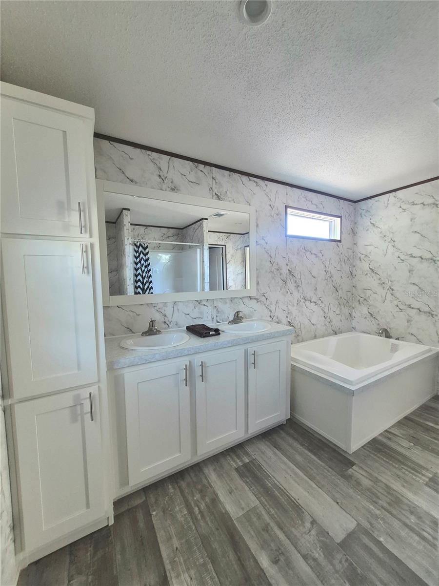 Image 23 of 36 For 8128 Weeping Willow Street