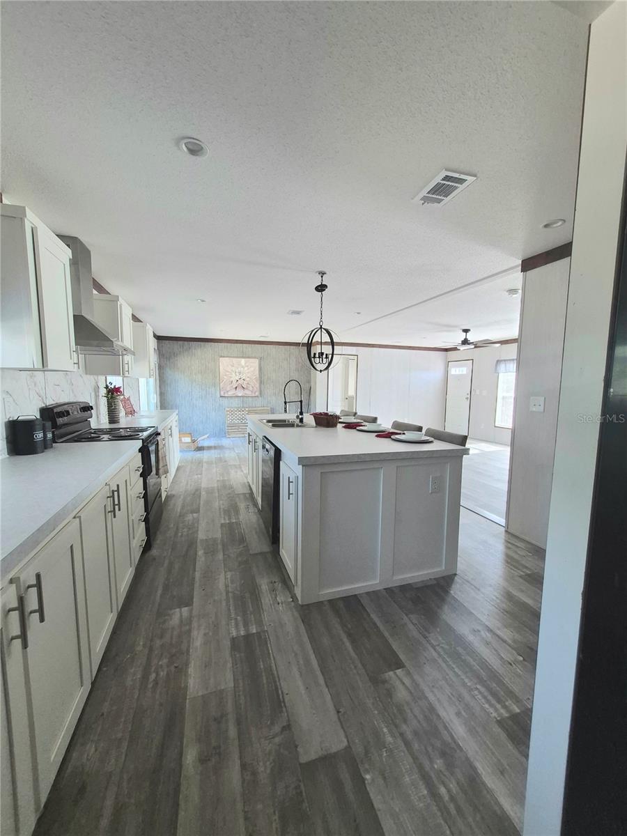 Image 9 of 36 For 8128 Weeping Willow Street