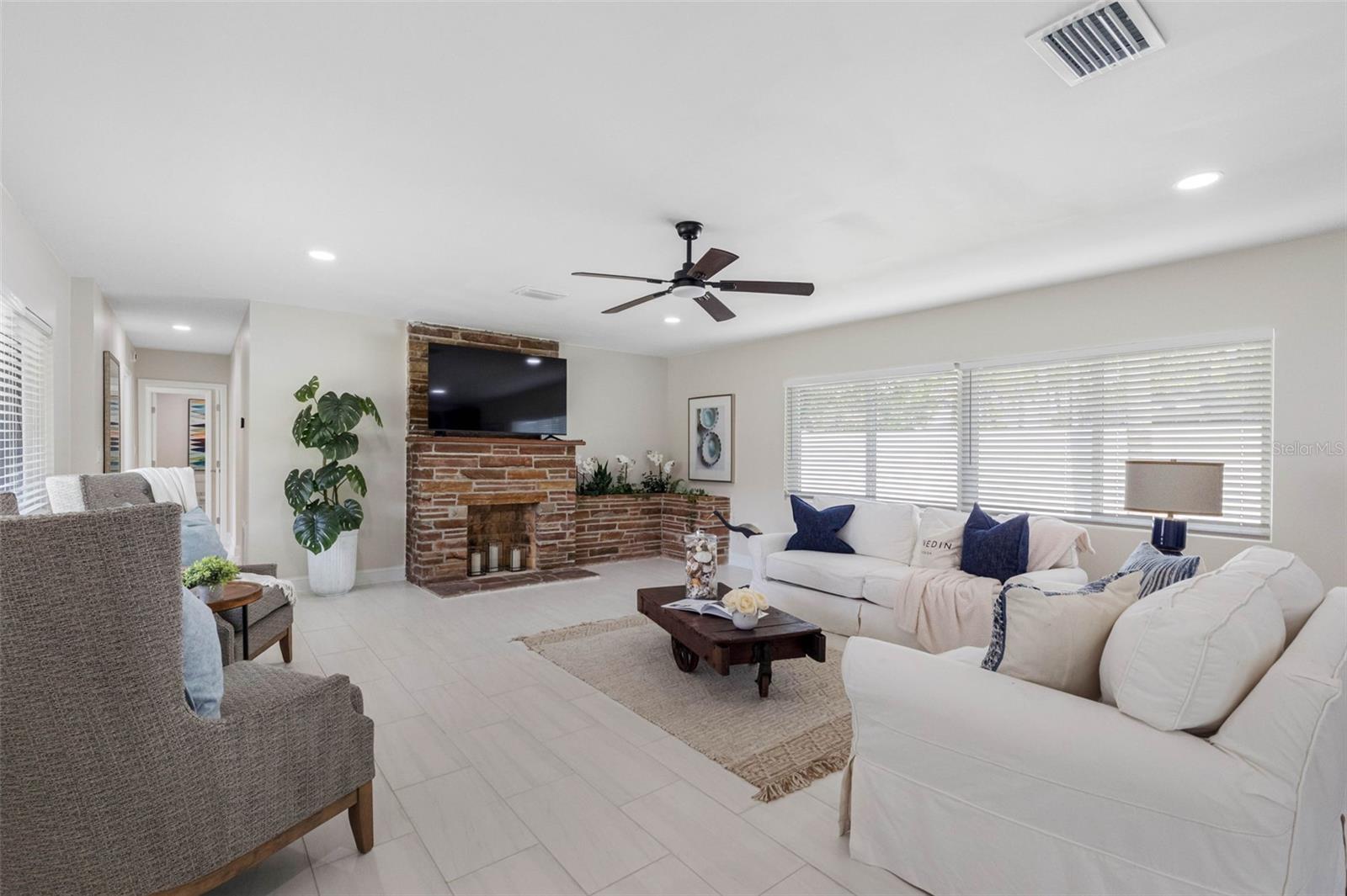 Image 11 of 51 For 1794 Santa Barbara Drive