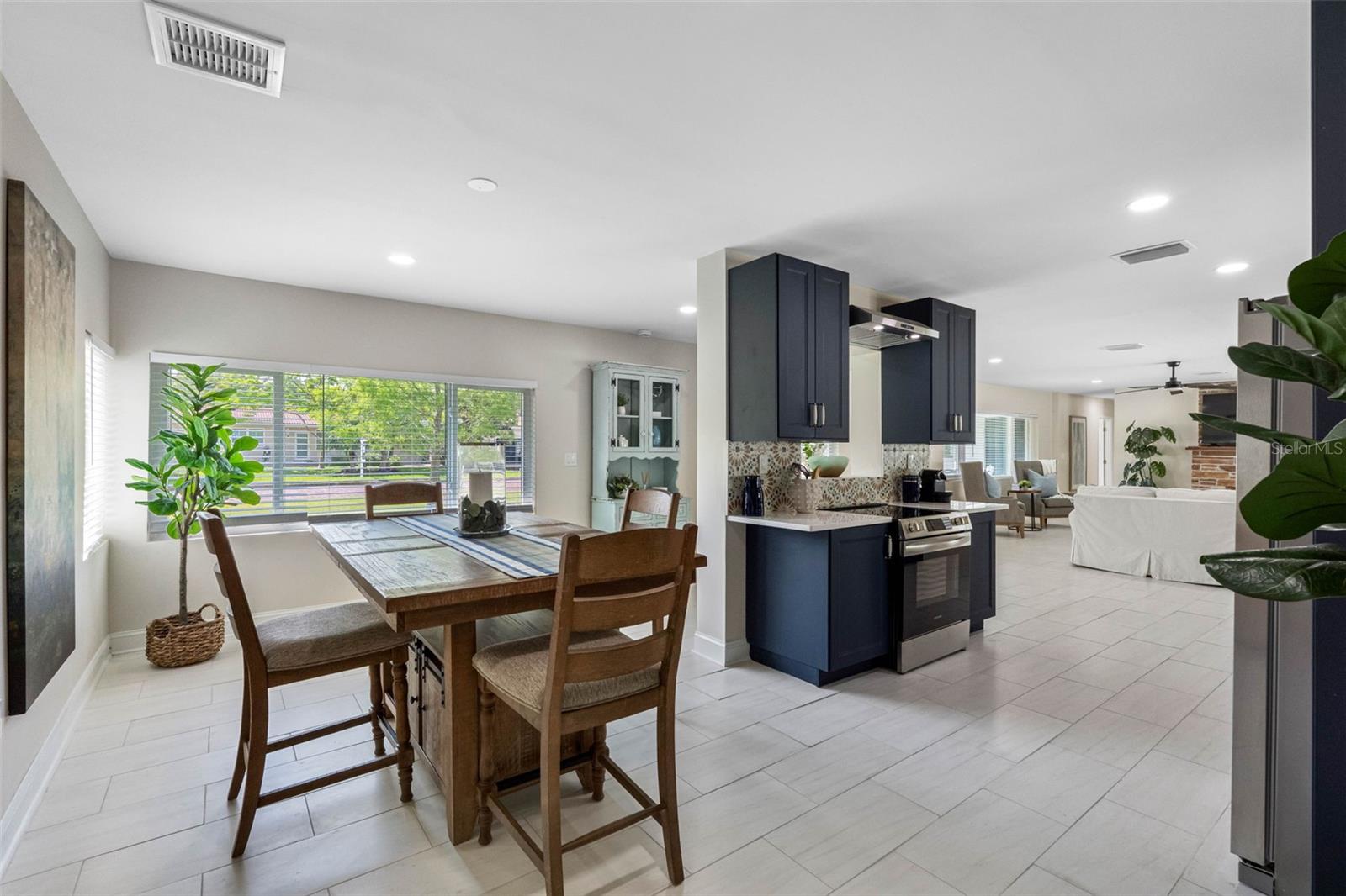 Image 19 of 51 For 1794 Santa Barbara Drive