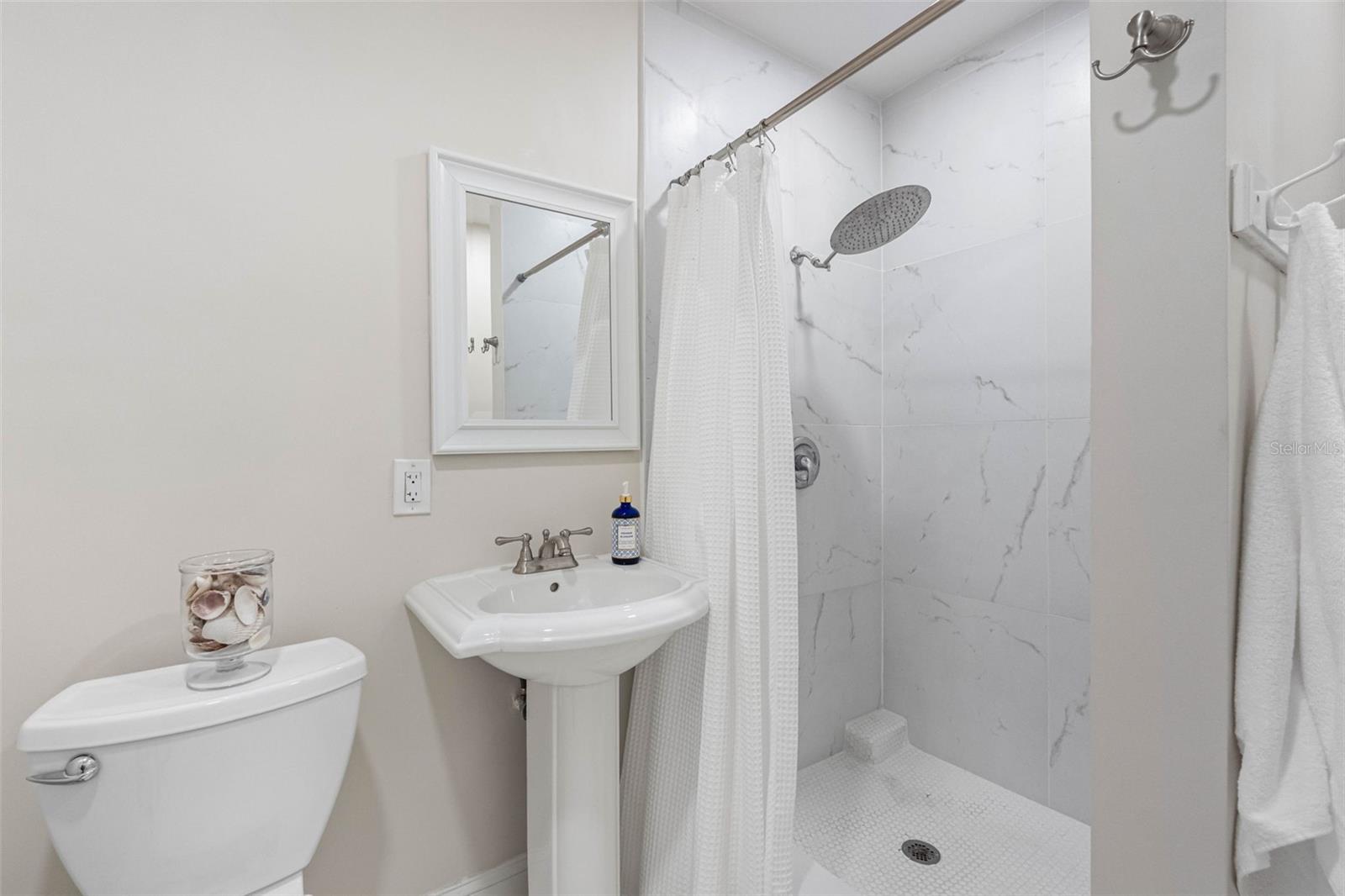 Image 33 of 51 For 1794 Santa Barbara Drive