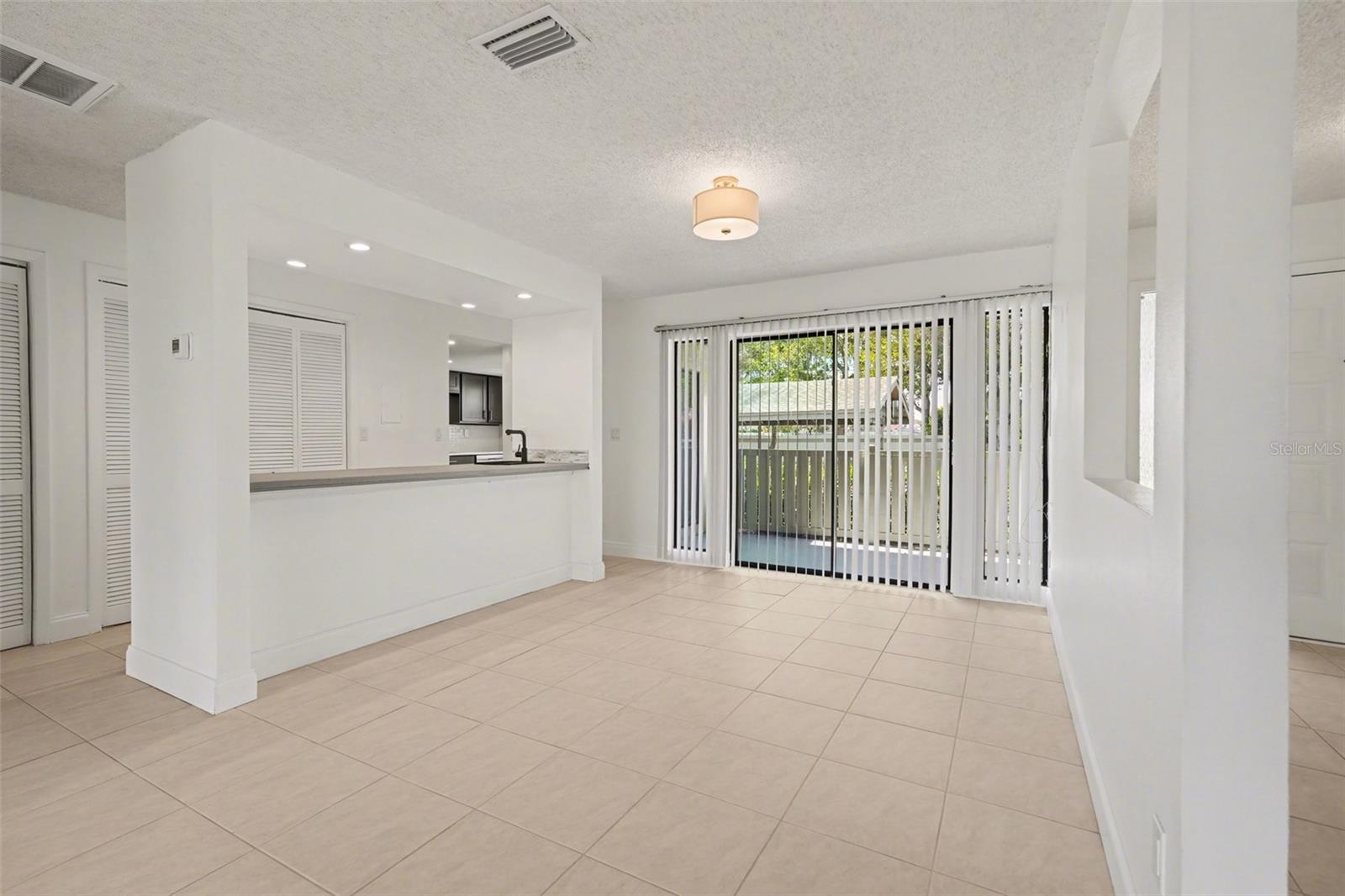 Image 11 of 44 For 10 Lesley Lane