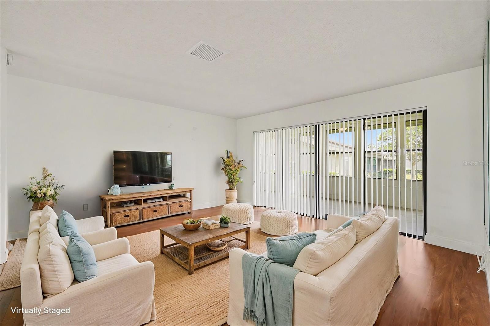 Image 16 of 44 For 10 Lesley Lane