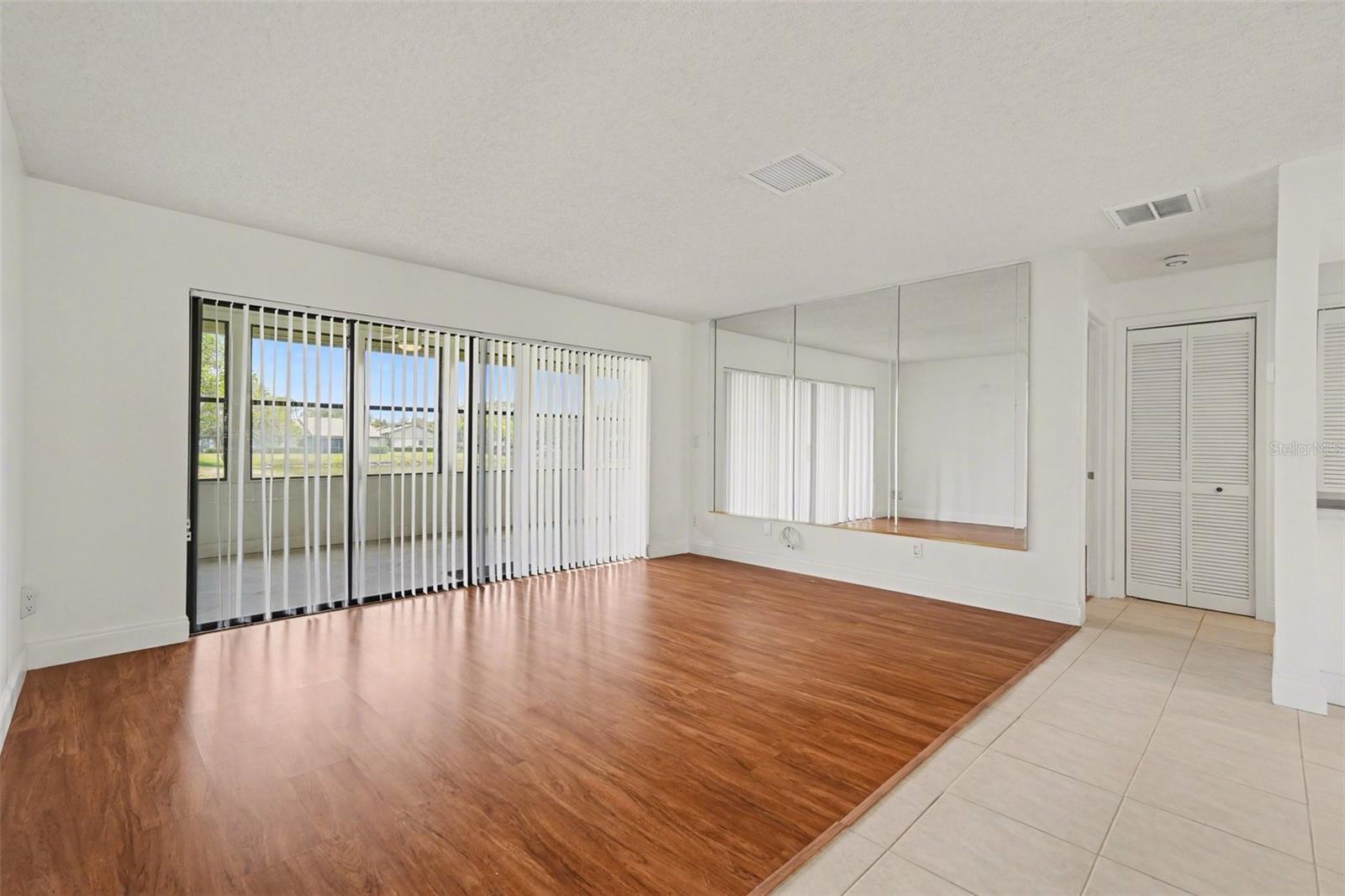 Image 18 of 44 For 10 Lesley Lane