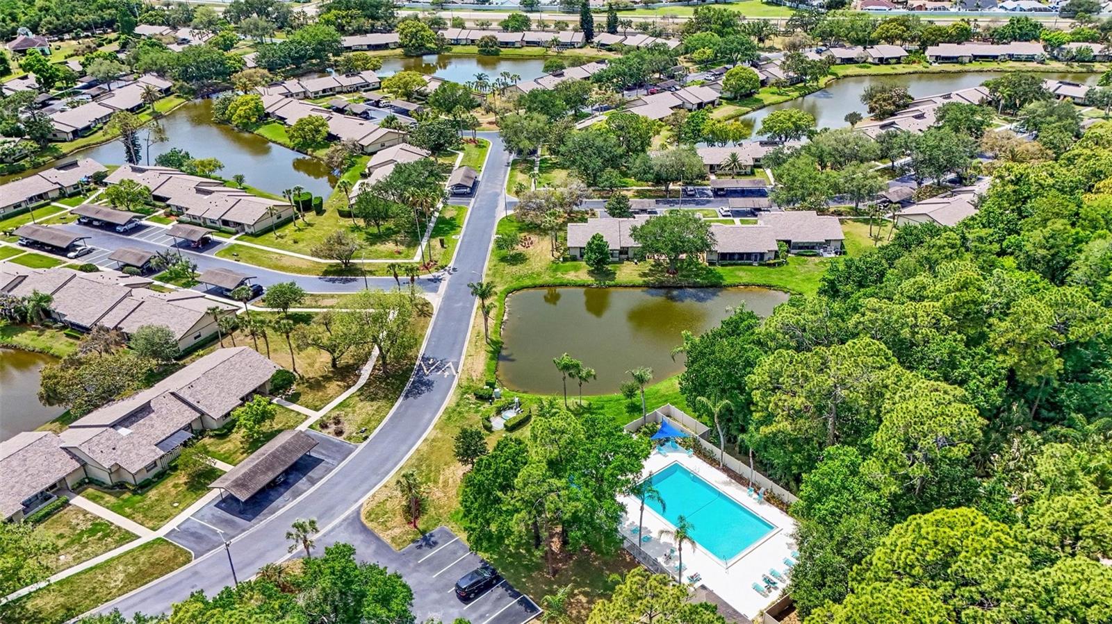 Image 41 of 44 For 10 Lesley Lane