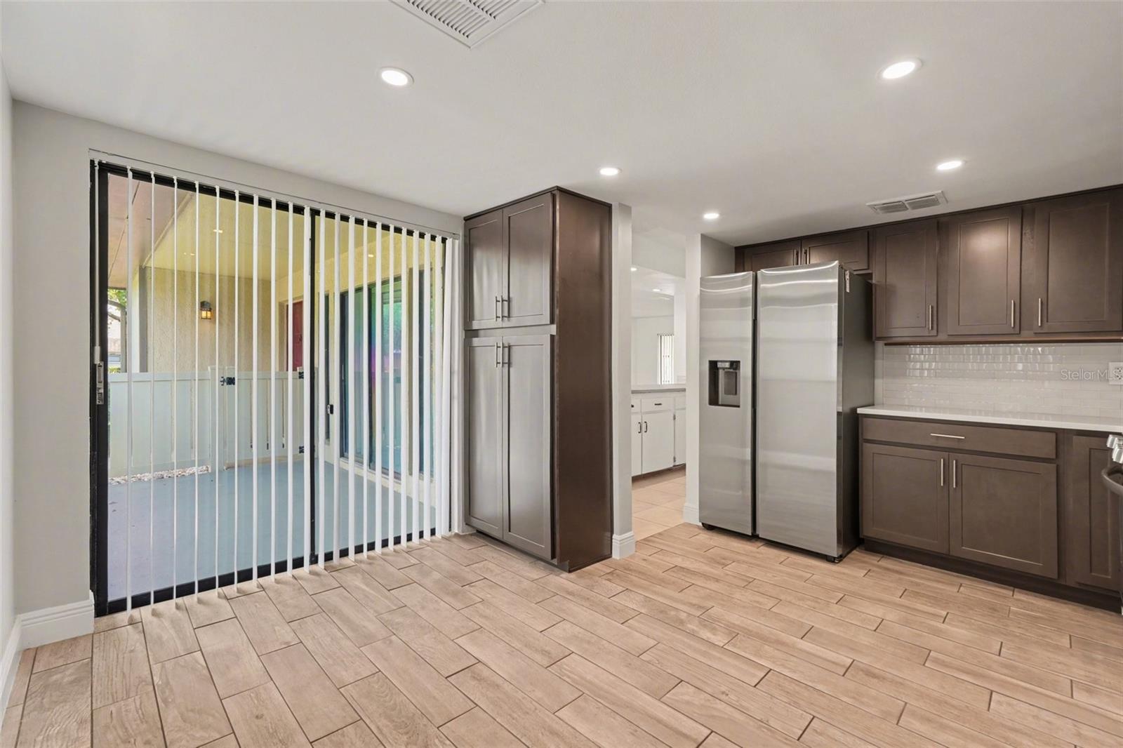 Image 9 of 44 For 10 Lesley Lane