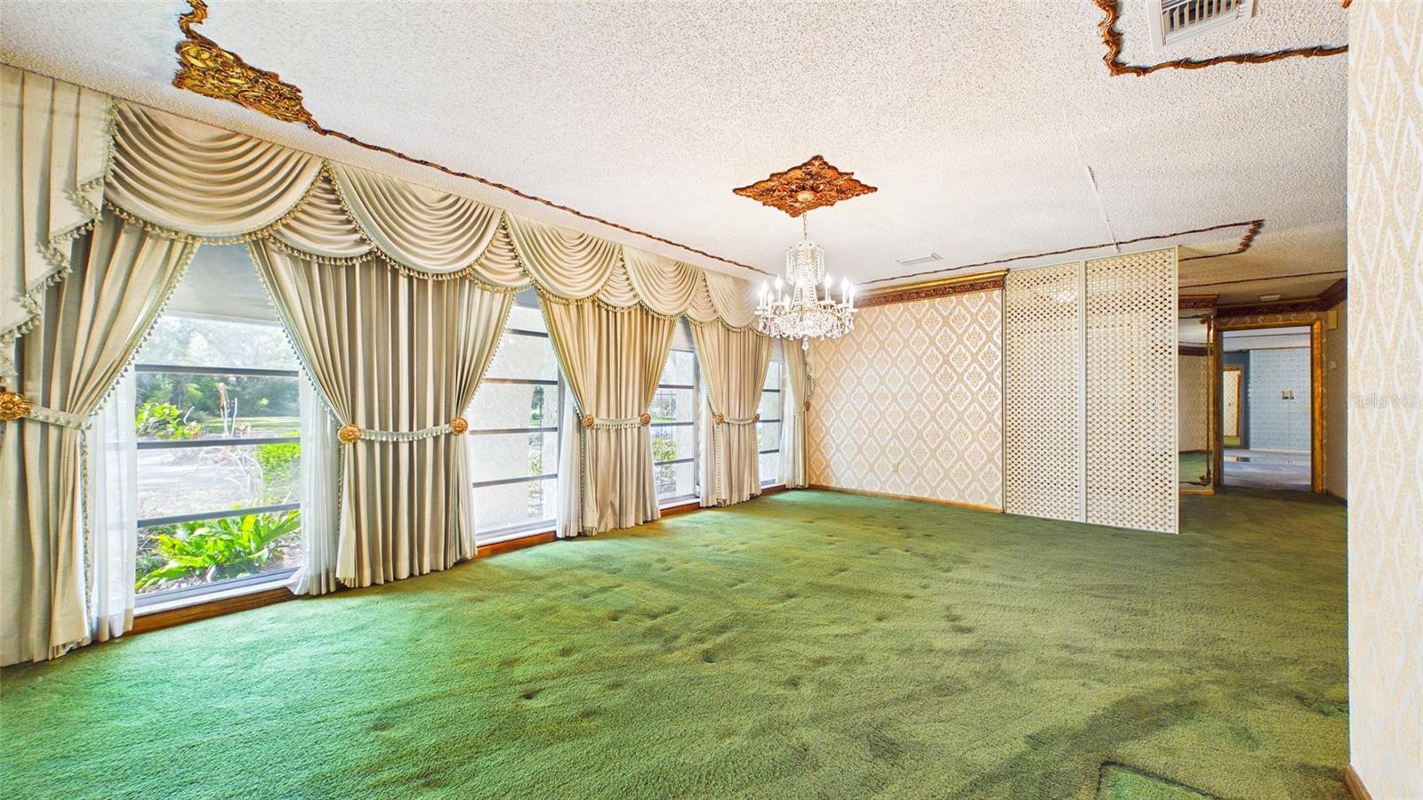 Image 19 of 74 For 1116 Riverhills Drive