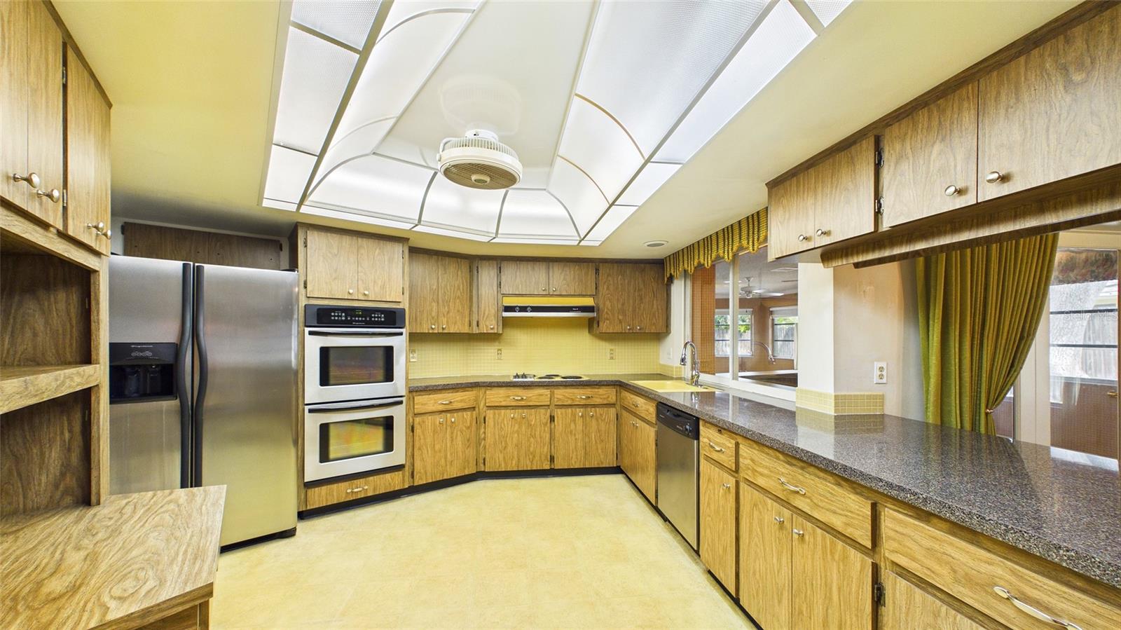 Image 21 of 74 For 1116 Riverhills Drive