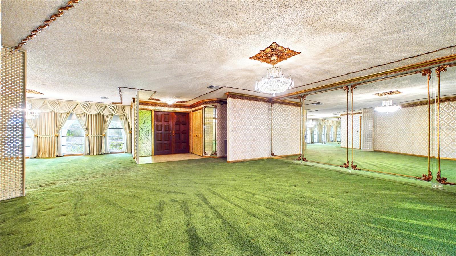 Image 4 of 74 For 1116 Riverhills Drive