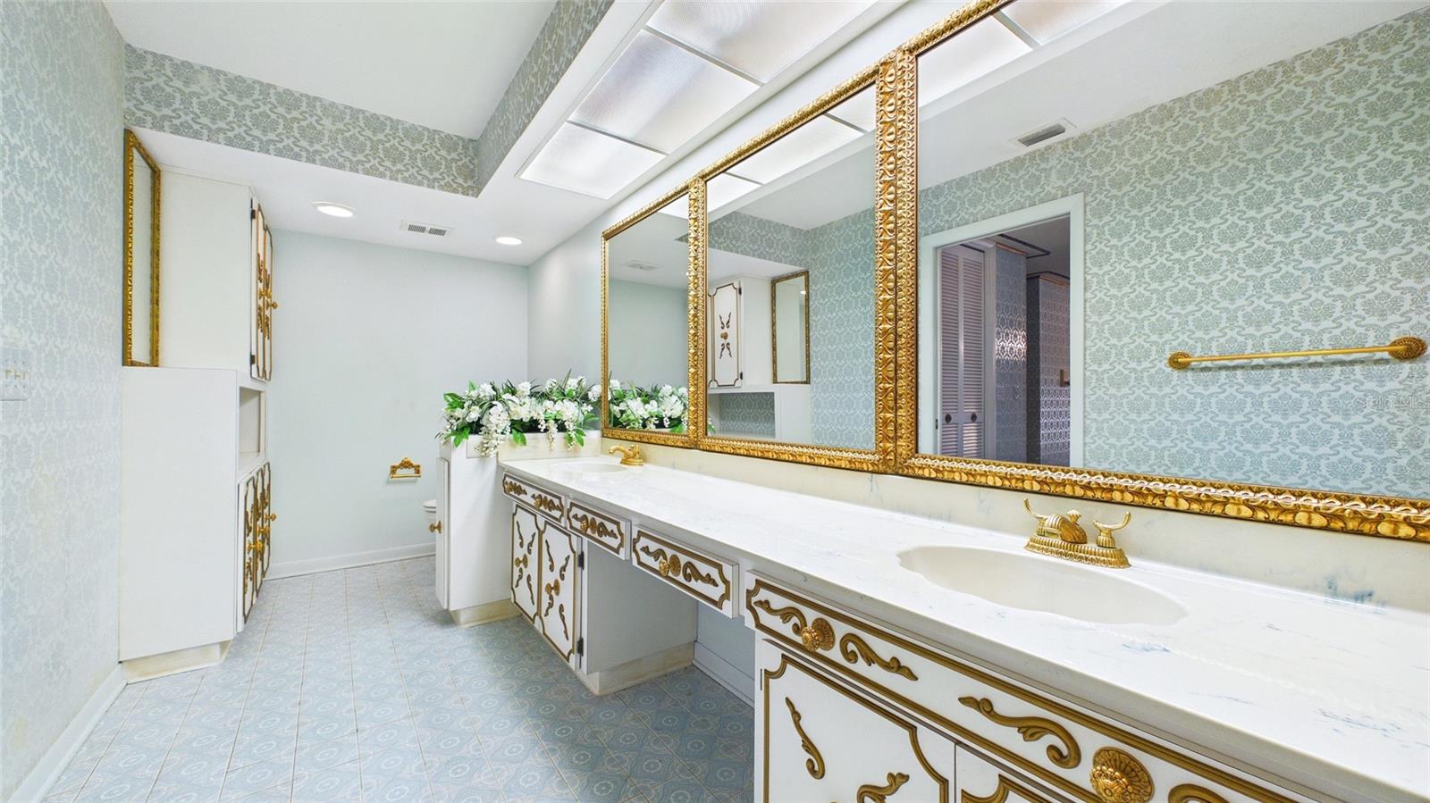 Image 43 of 74 For 1116 Riverhills Drive