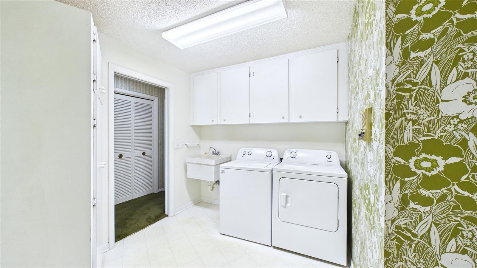 Image 56 of 74 For 1116 Riverhills Drive