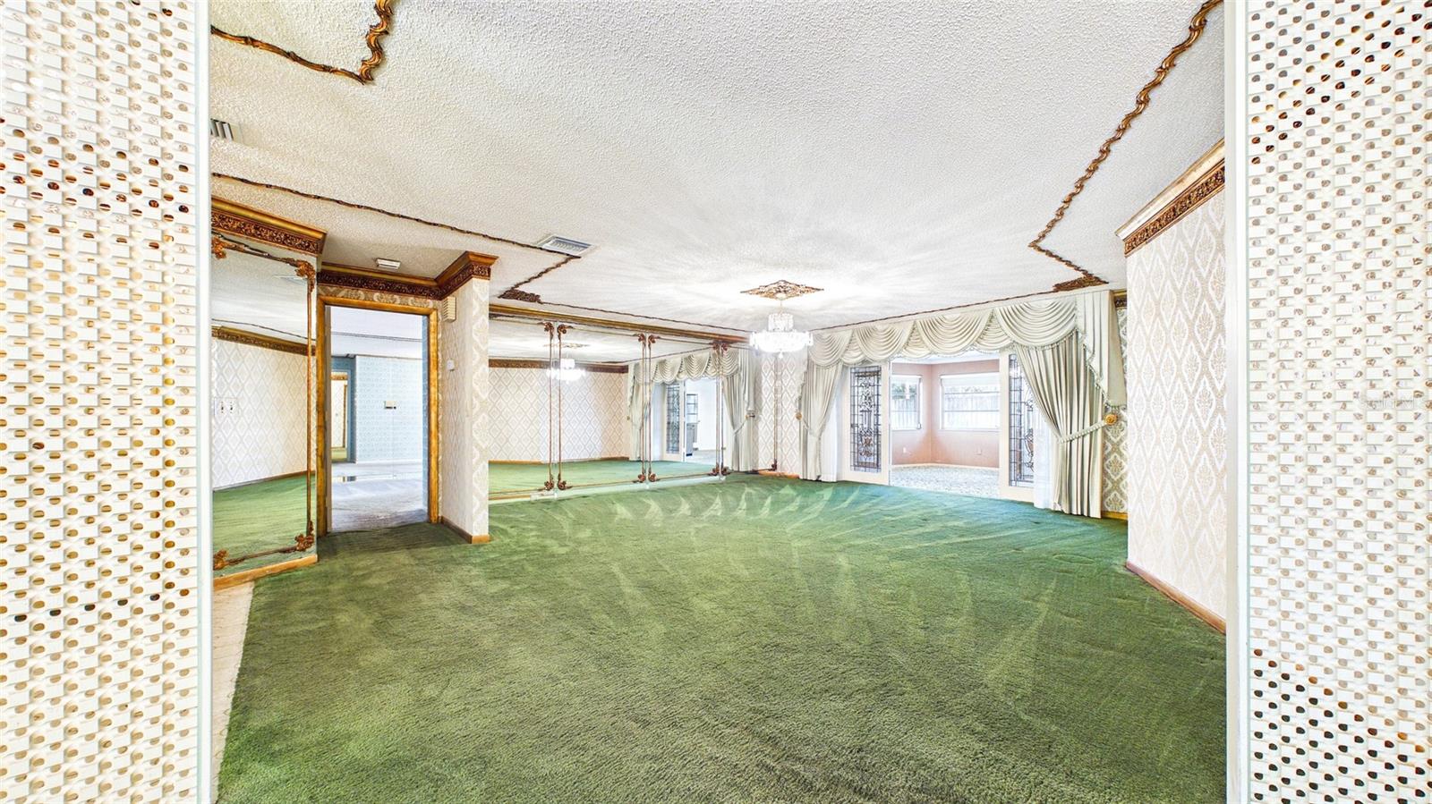 Image 9 of 74 For 1116 Riverhills Drive