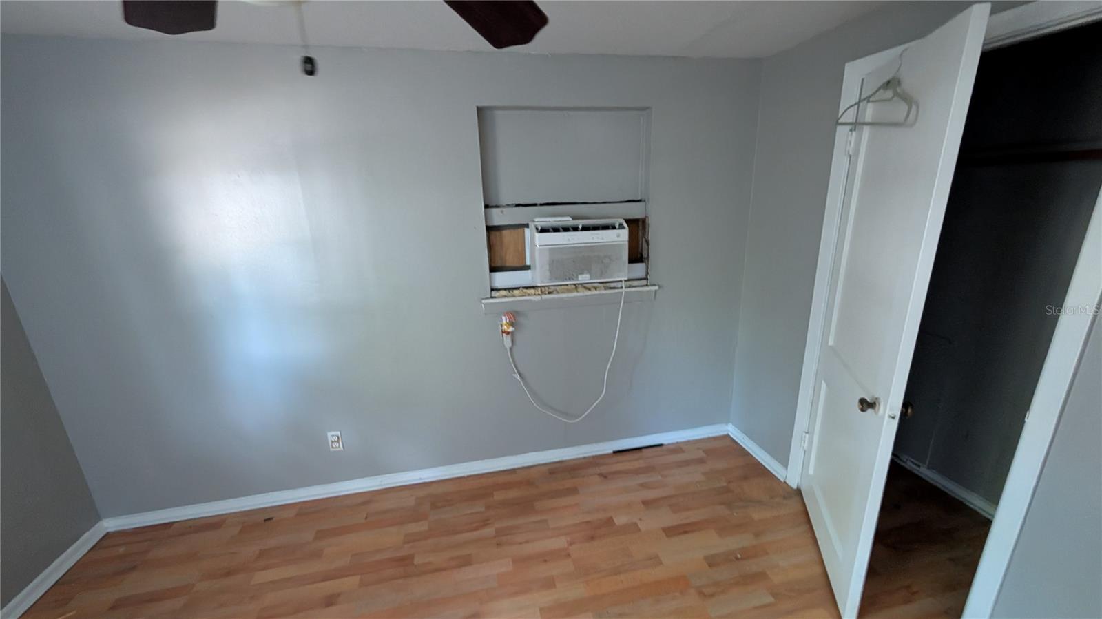 Image 13 of 68 For 2801 Cleveland Street