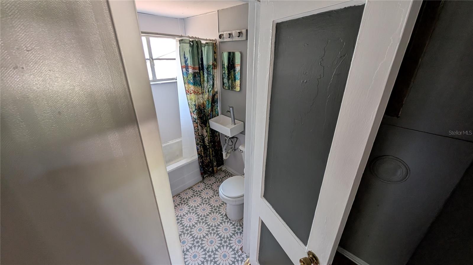 Image 17 of 68 For 2801 Cleveland Street