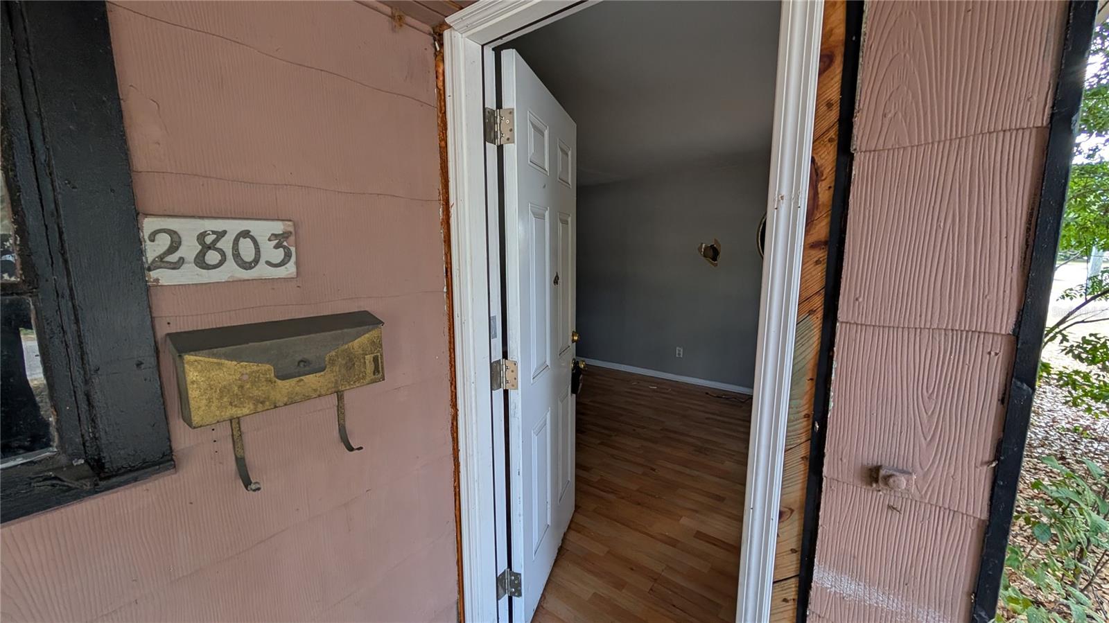 Image 3 of 68 For 2801 Cleveland Street