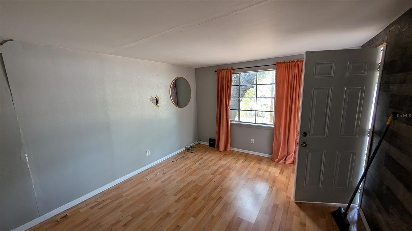 Image 6 of 68 For 2801 Cleveland Street