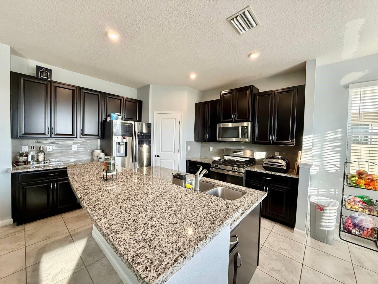 Image 15 of 79 For 12258 Blue Pacific Drive