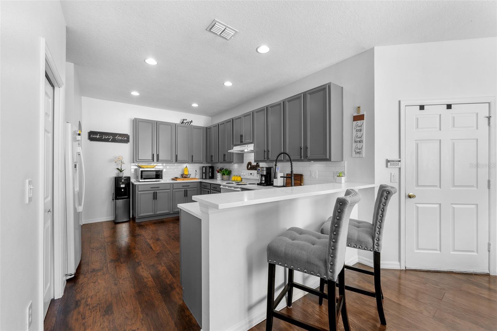 Image 13 of 43 For 8519 Broken Willow Court