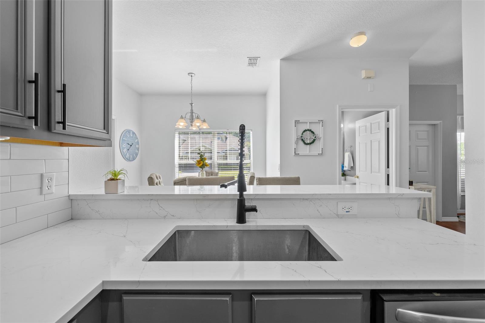 Image 14 of 43 For 8519 Broken Willow Court