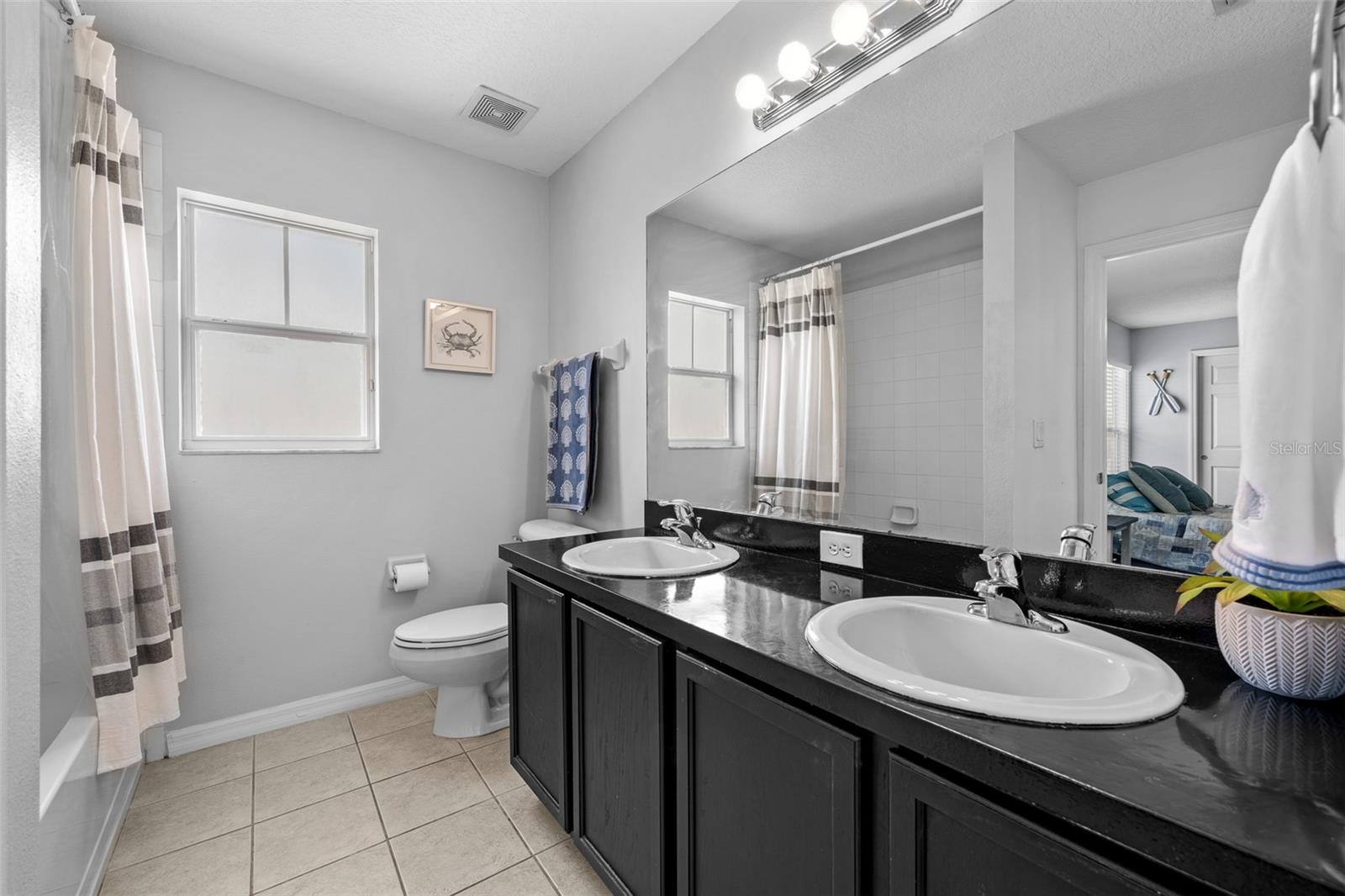 Image 31 of 43 For 8519 Broken Willow Court