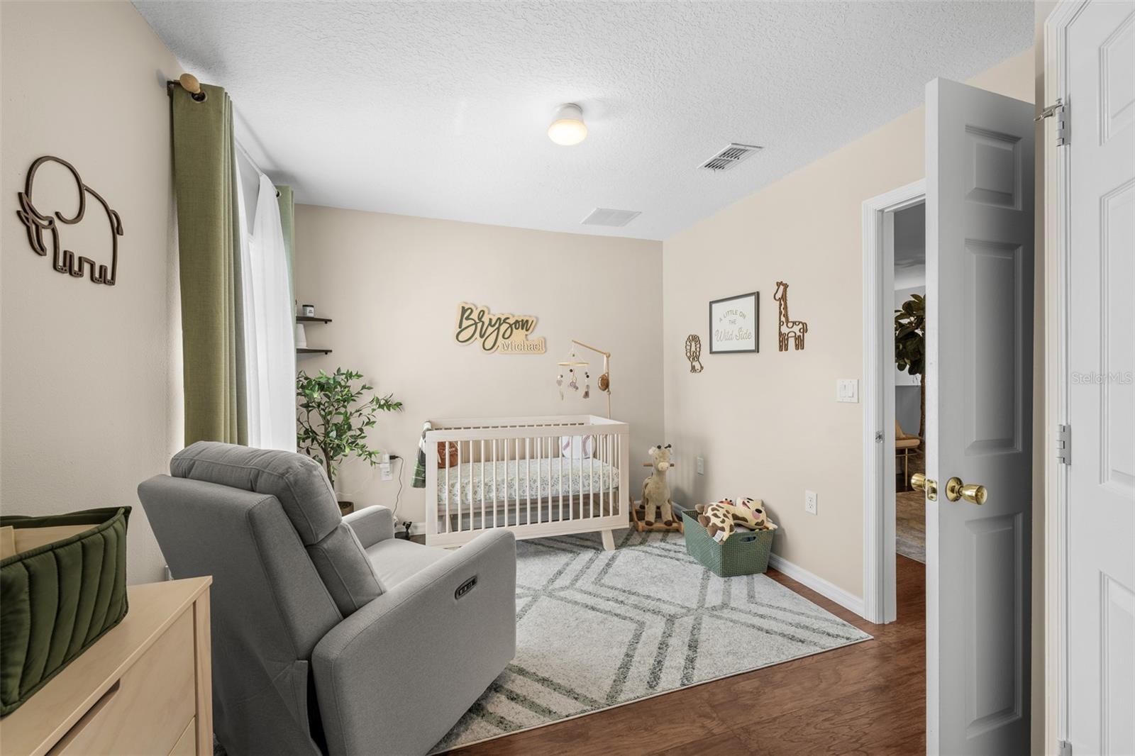 Image 33 of 43 For 8519 Broken Willow Court