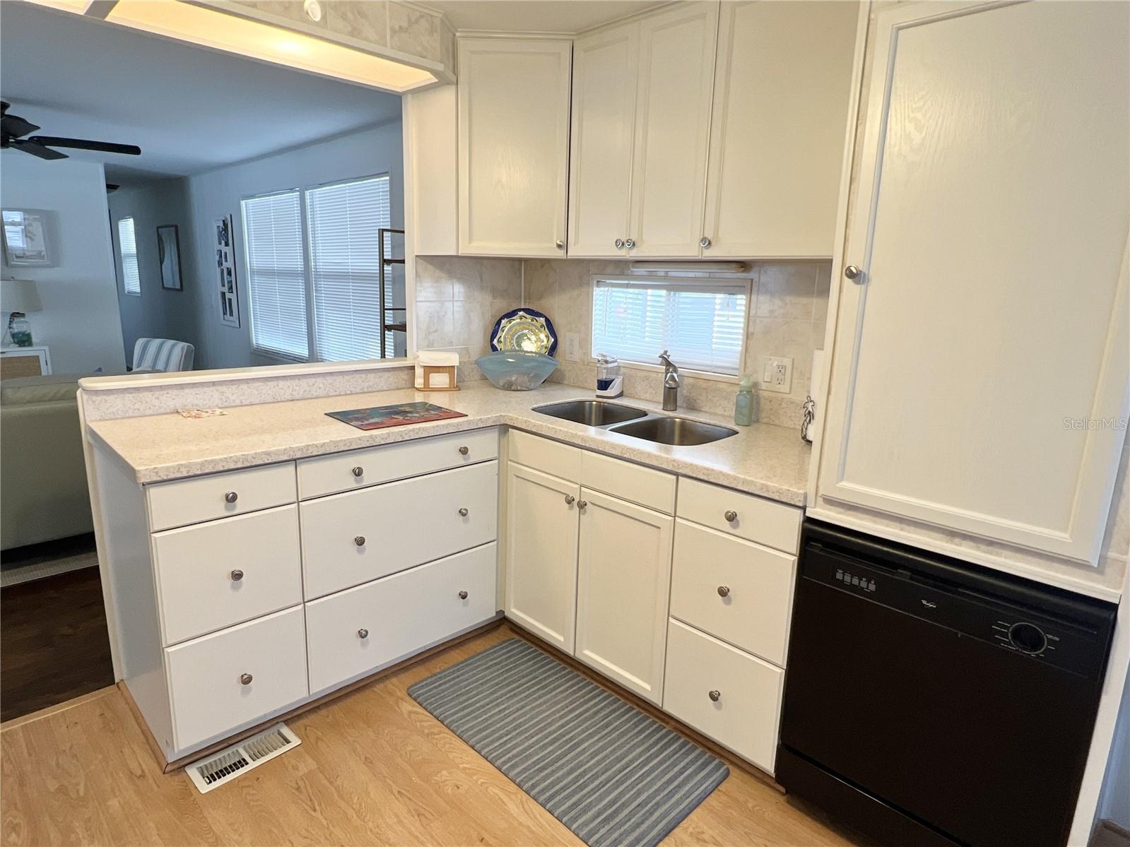 Image 4 of 23 For 614 Mount Key Avenue Ne 631