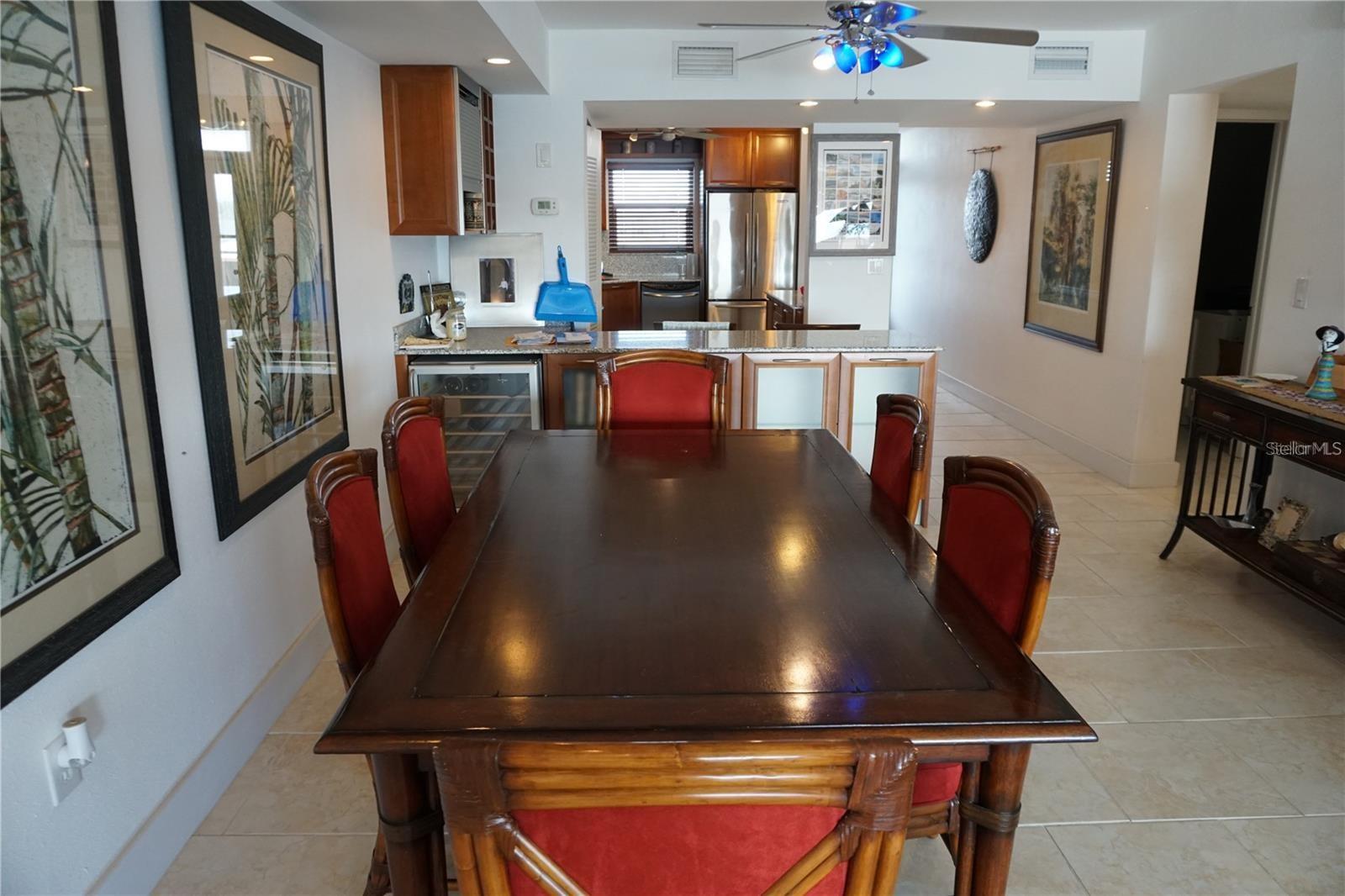 Image 11 of 38 For 5900 Shore Boulevard S 402