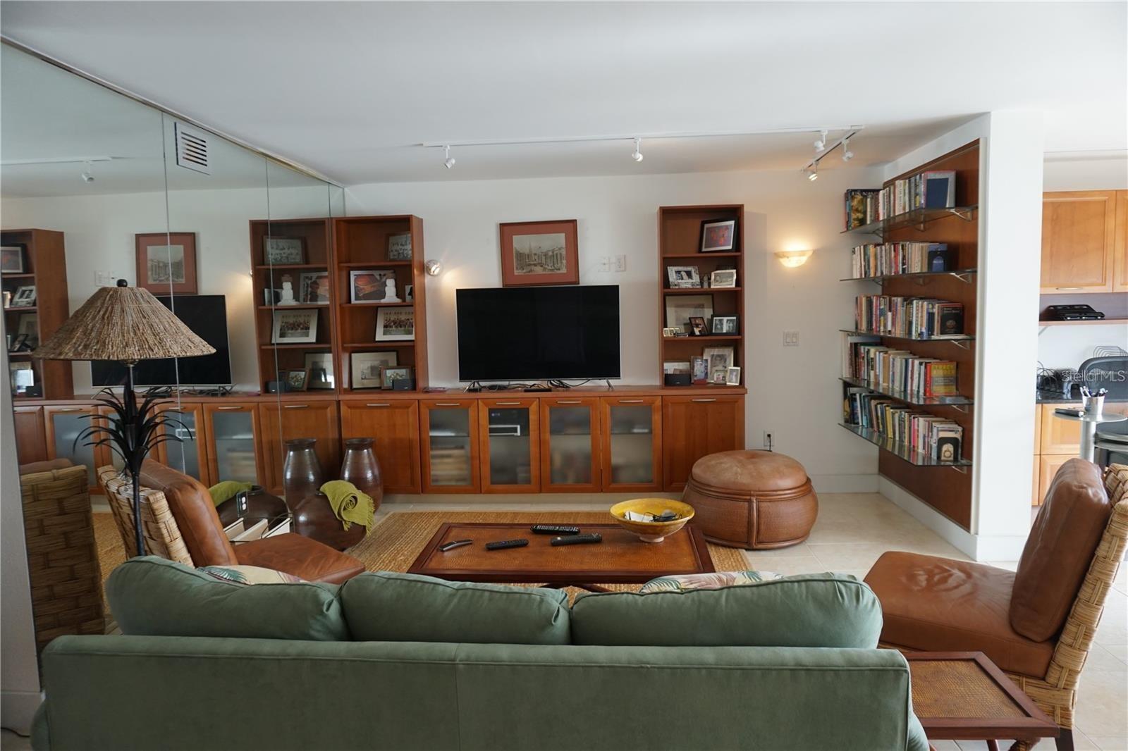 Image 14 of 38 For 5900 Shore Boulevard S 402