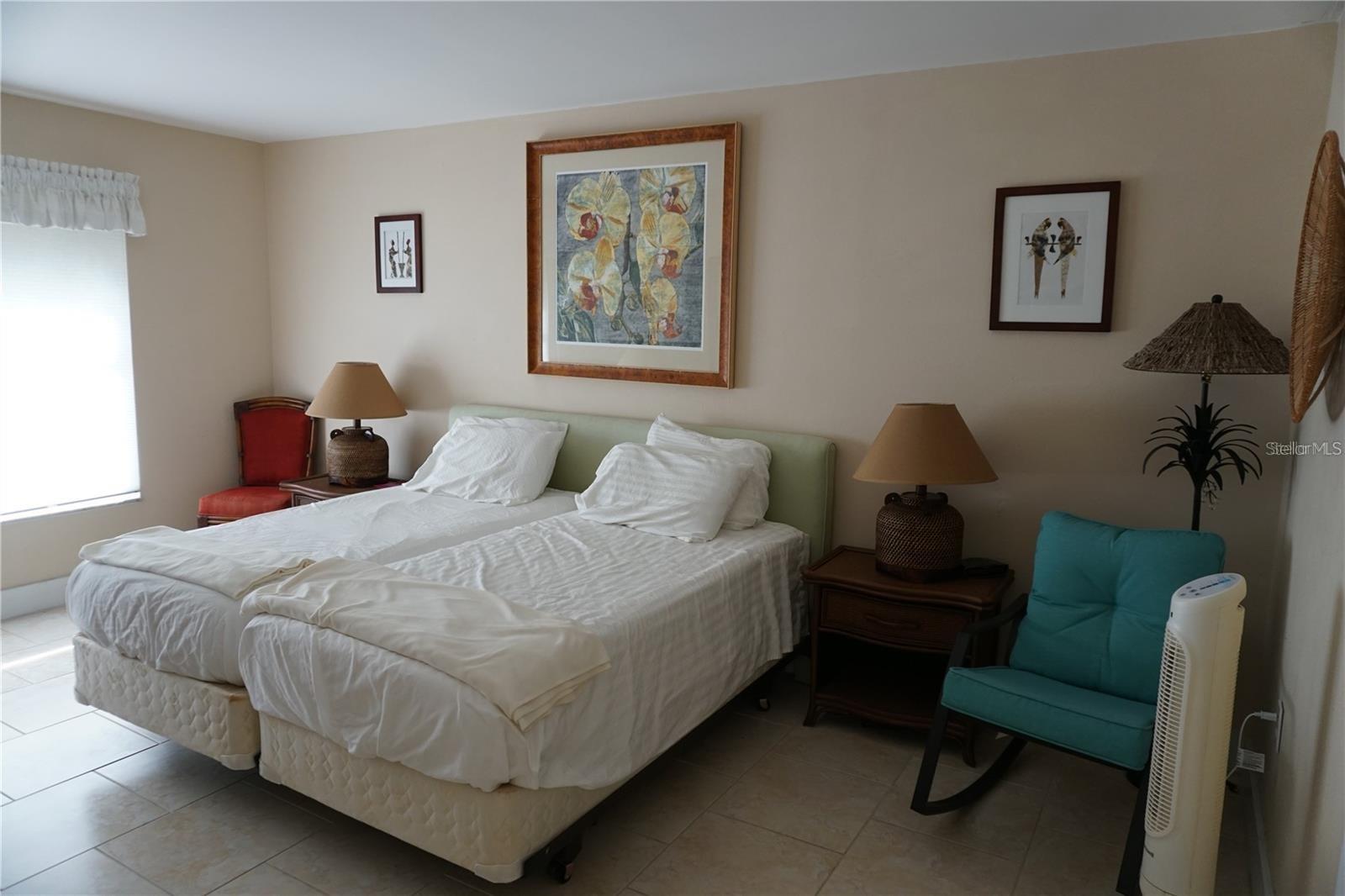 Image 15 of 38 For 5900 Shore Boulevard S 402