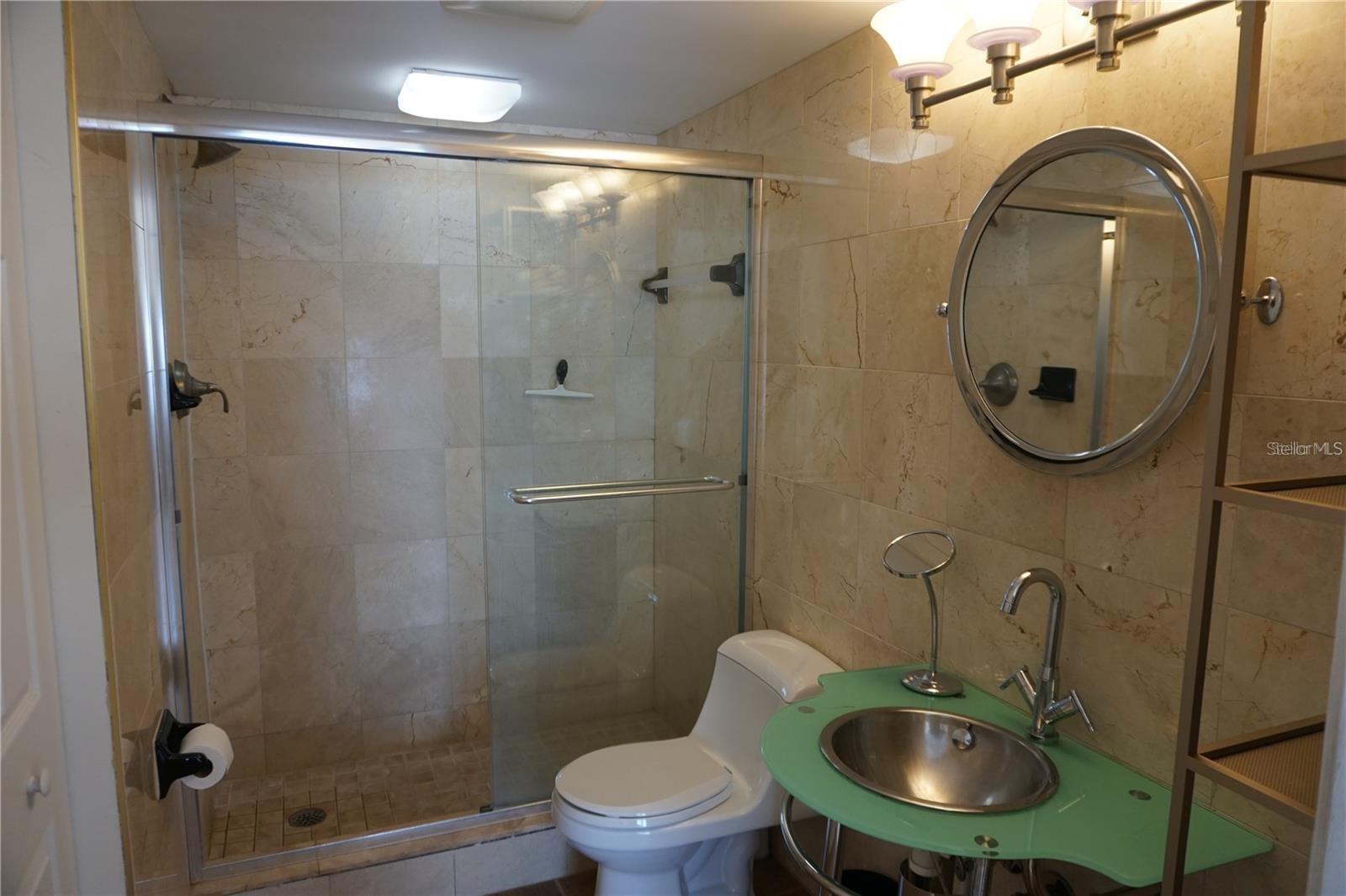 Image 17 of 38 For 5900 Shore Boulevard S 402