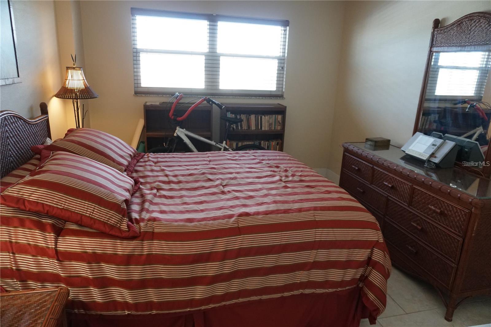 Image 19 of 38 For 5900 Shore Boulevard S 402