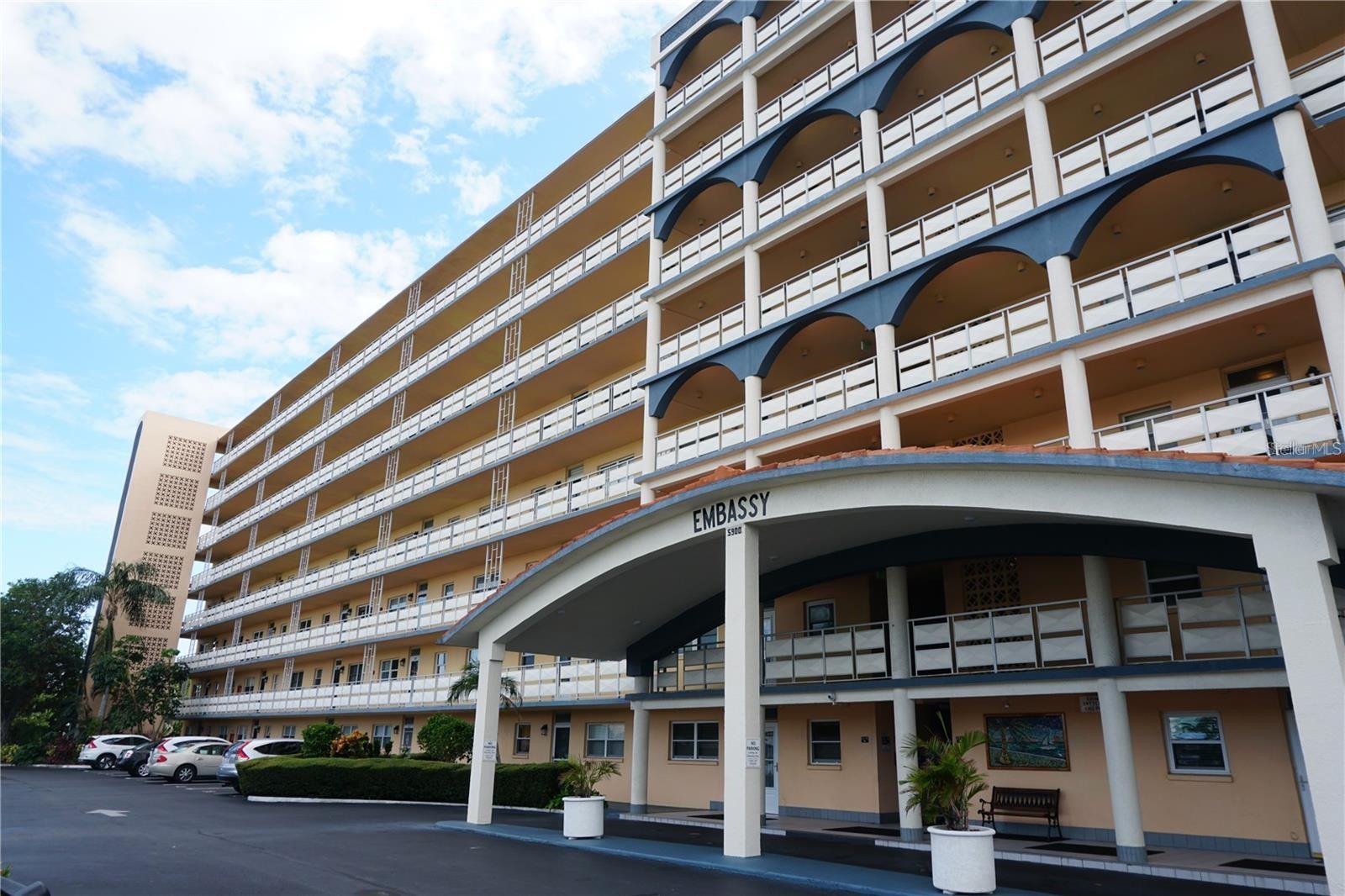 Image 2 of 38 For 5900 Shore Boulevard S 402