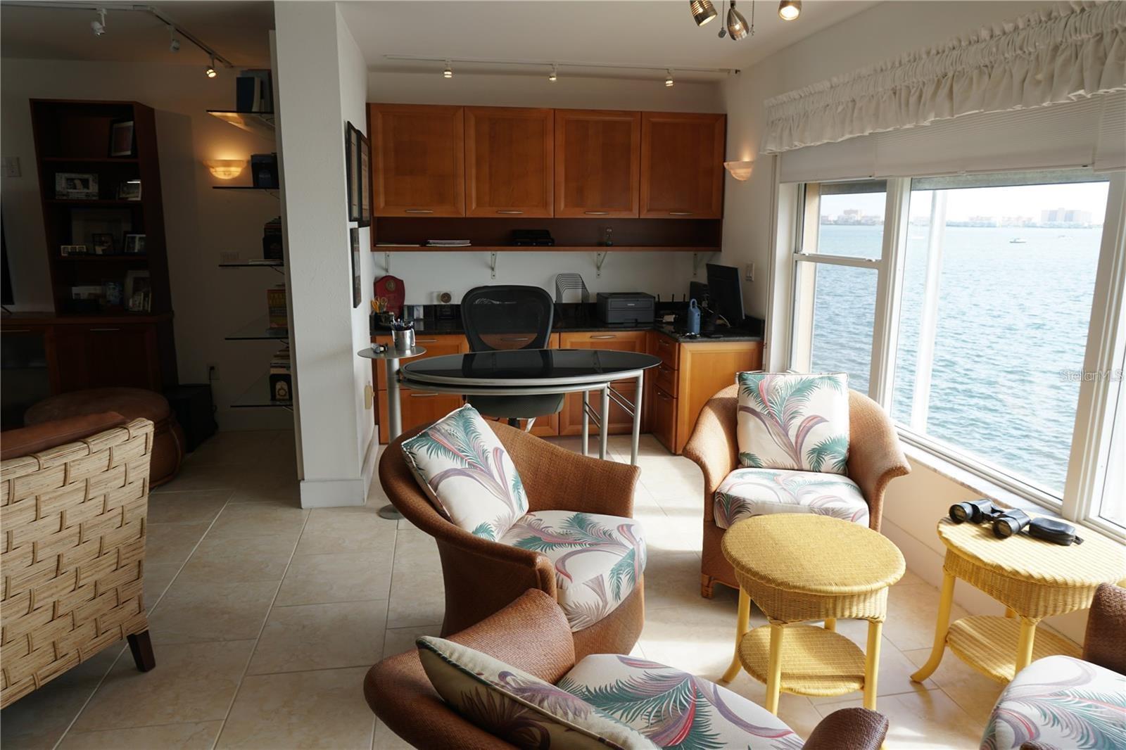 Image 5 of 38 For 5900 Shore Boulevard S 402