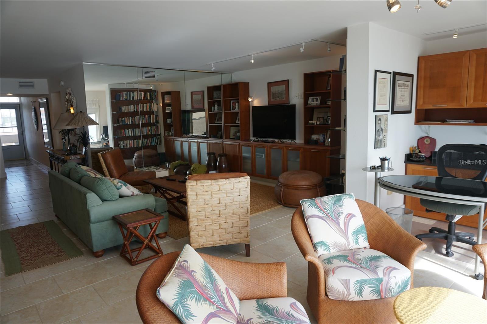 Image 6 of 38 For 5900 Shore Boulevard S 402