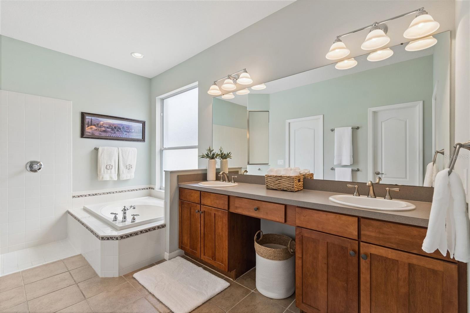 Image 21 of 49 For 4910 Sky Blue Drive