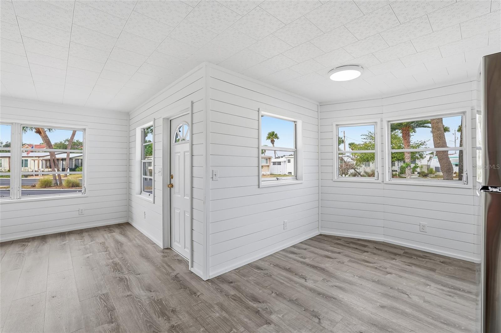 Image 13 of 65 For 4851 Gandy Boulevard B7l17