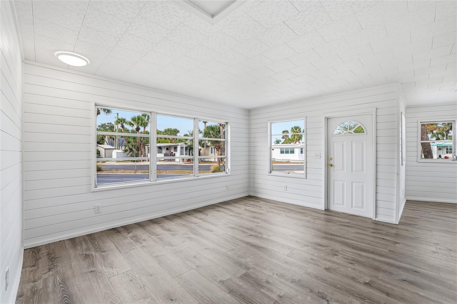 Image 8 of 65 For 4851 Gandy Boulevard B7l17