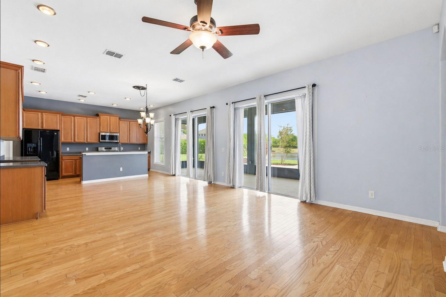 Listing photo id 10 for 20629 Wild Plum Court