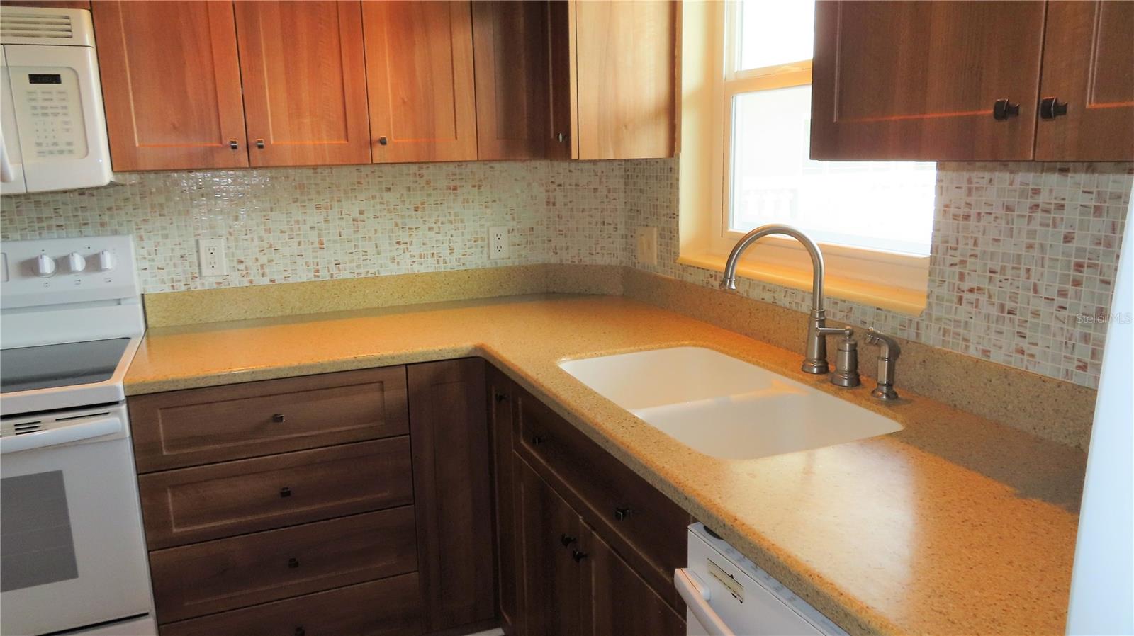 Image 13 of 39 For 2295 Americus Boulevard E 29